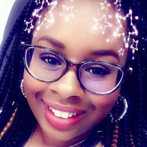 Meet your Posher, Lela